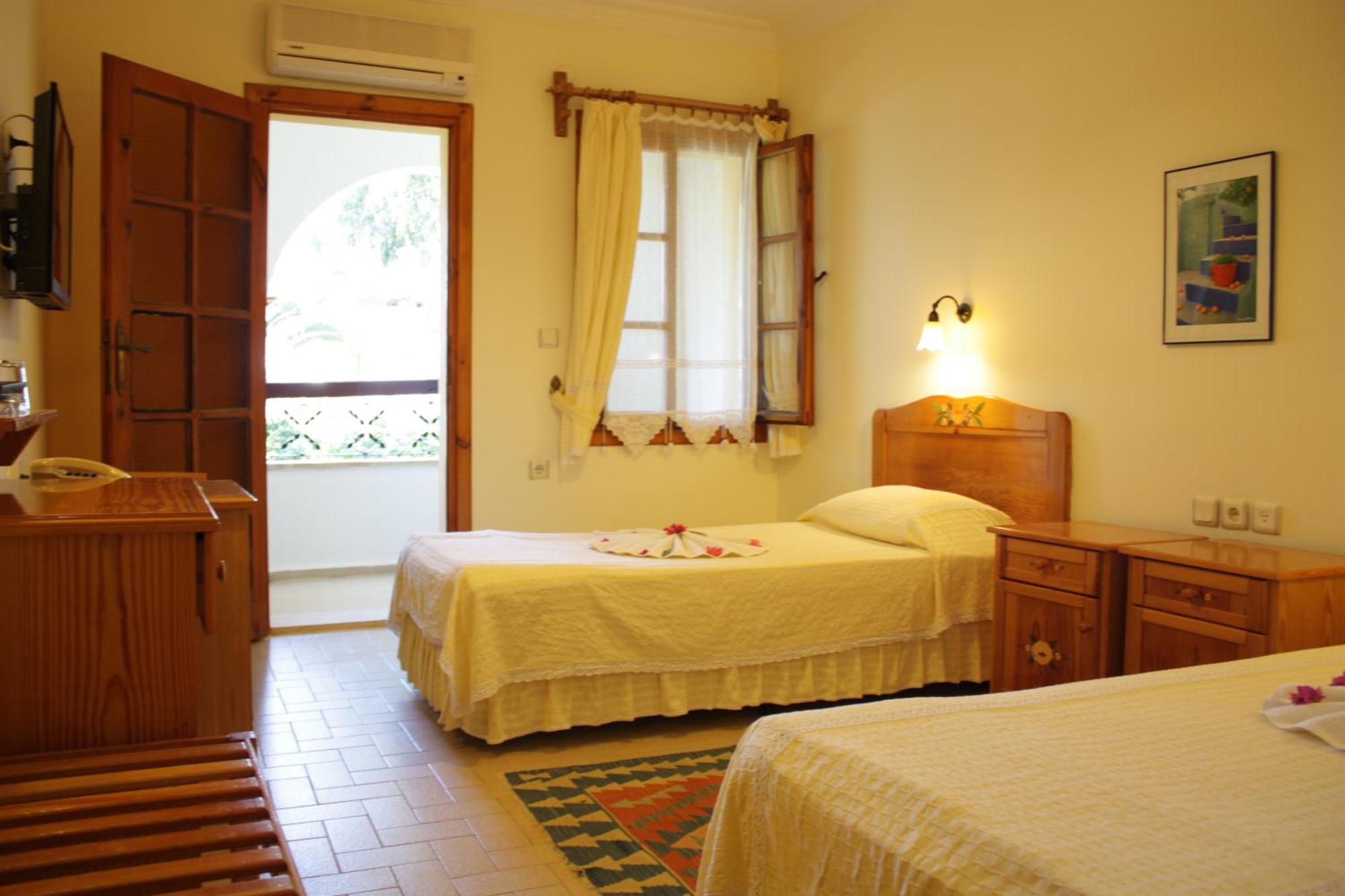 Toloman Hotel Bitez Beach Room photo
